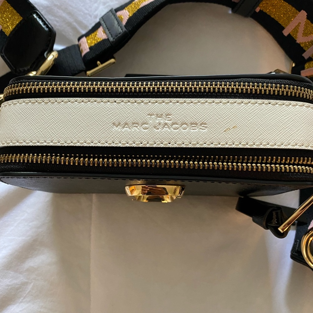 Woman’s Marc Jacobs Soft Shock Crossbody